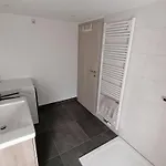 شقة In Mittelsaida